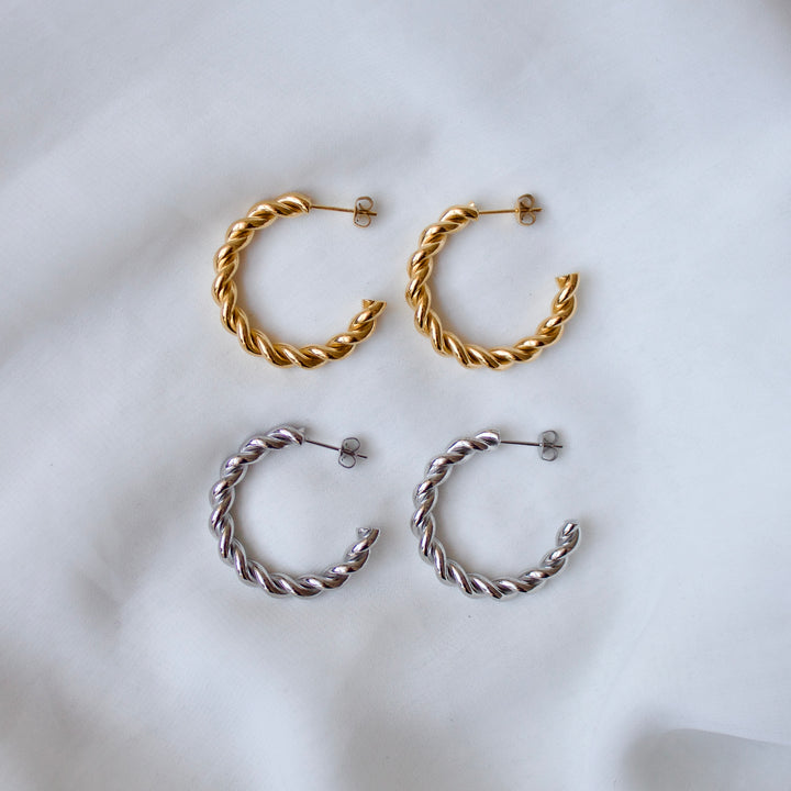 Moolah Twist Hoops