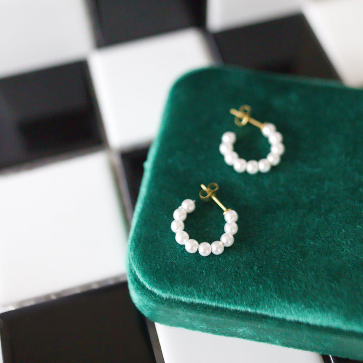 Pretty Pearl Hoops